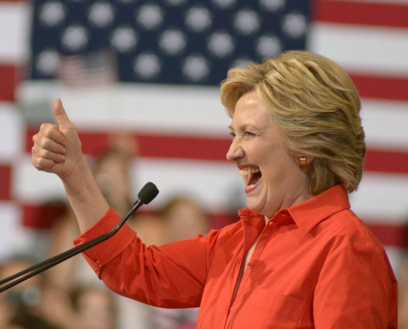 Hillary Clinton creuse l'écart avec Donald Trump Hillary Clinton creuse l'écart avec Donald Trump