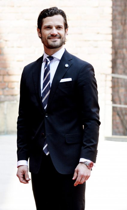 Le prince Carl Philip de Suède : une fête des pères royale Le prince Carl Philip de Suède : une fête des pères royale