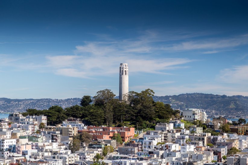Se hisser au sein de la Coit Tower Se hisser au sein de la Coit Tower