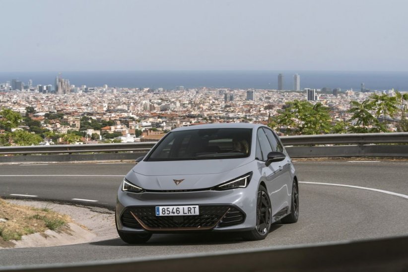 Cupra Born - à partir de 44 500 €. Cupra Born - à partir de 44 500 €.