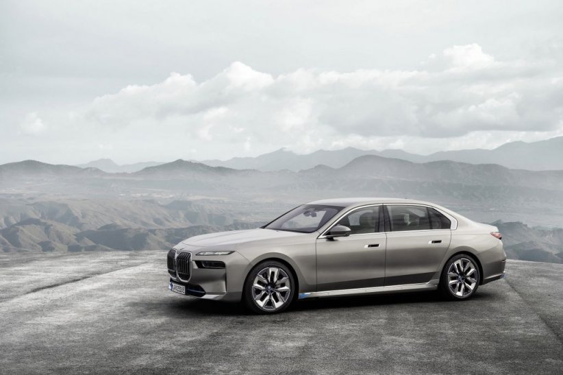 BMW i7 - à partir de 139 900 €. BMW i7 - à partir de 139 900 €.