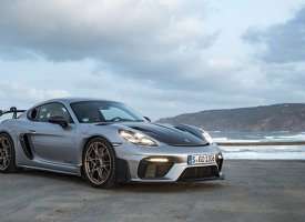 PORSCHE 718 Cayman GT4 RS