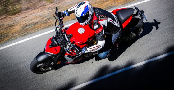 Ducati Streetfighter V2