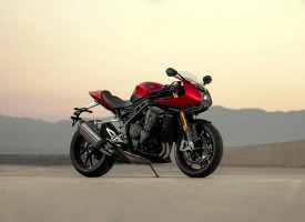 Nouvelle Triumph Speed Triple 1200 RR : la RS version sportive