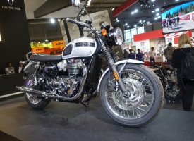 Séries spéciales Triumph Bonneville T120 Diamond et Ace : blanche ou noire ?