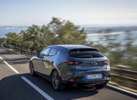 Mazda 3 : encore plus connectée