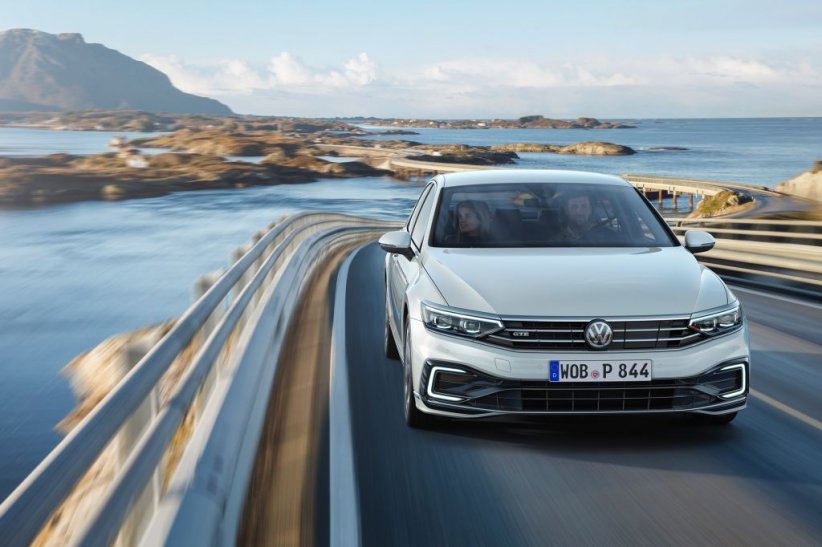 Volkswagen Passat GTE : 63 km. Volkswagen Passat GTE : 63 km.