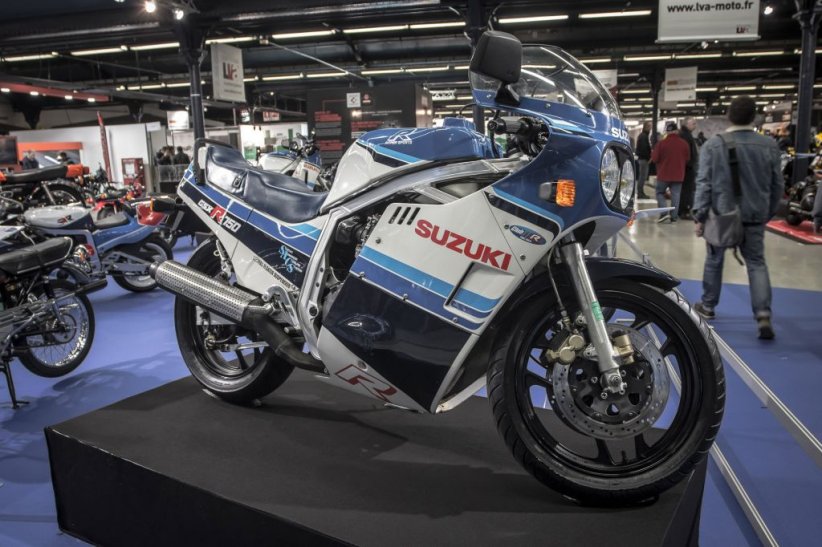 Suzuki GSX-R 750 - 1985 Suzuki GSX-R 750 - 1985