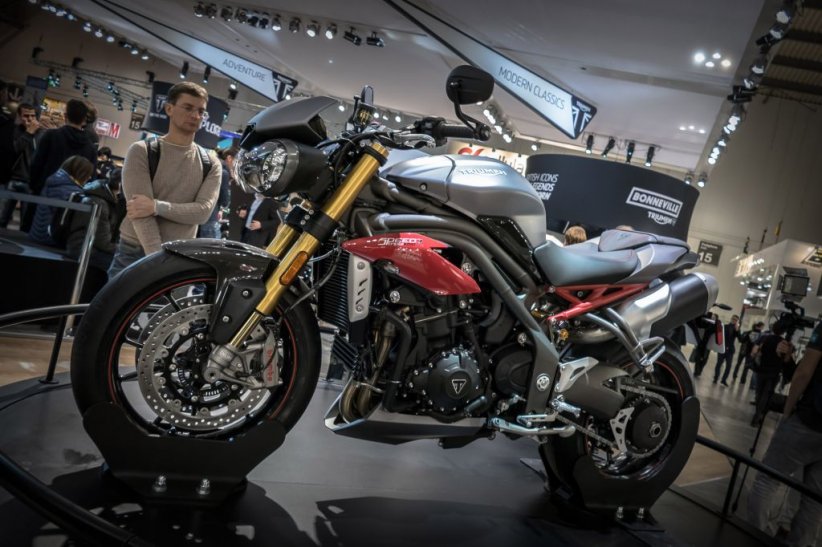 TRIUMPH Speed Triple 1050 : le Triple se rebiffe TRIUMPH Speed Triple 1050 : le Triple se rebiffe