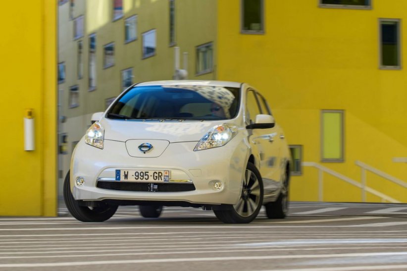 2011 - Nissan Leaf 2011 - Nissan Leaf