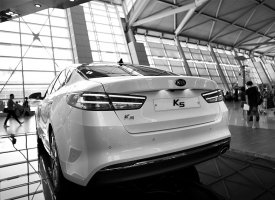 Voiture neuve : faut-il louer ou acheter ?