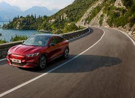 FORD Mustang Mach-e AWD 351 ch