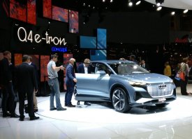 AUDI Q4 e-tron