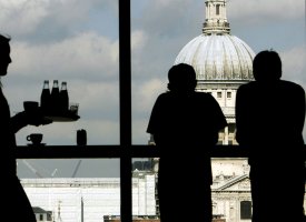 Jobs d'été : 10.000 offres mises en ligne sur la plateforme "1 jeune 1 solution"