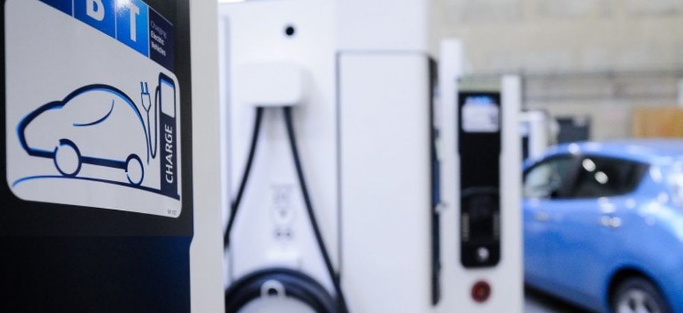 DBT : plusieurs contrats de bornes de recharge rapide
