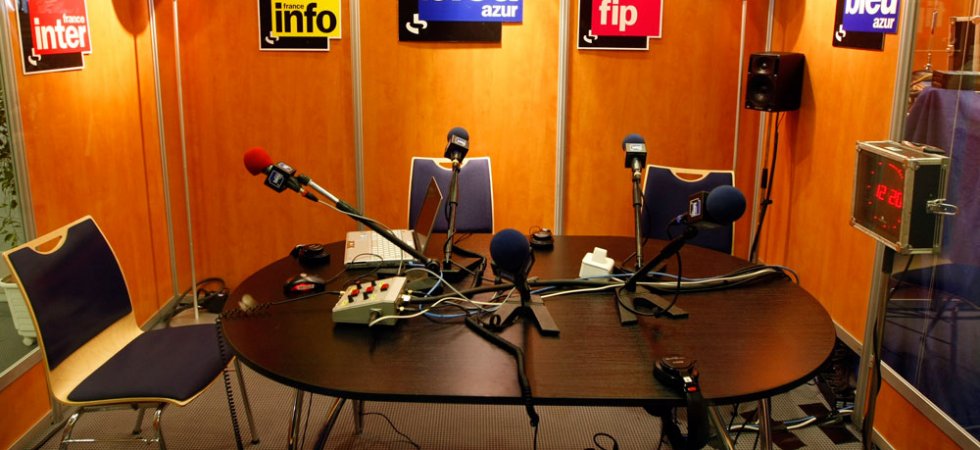 Audience radios : tout le monde baisse, sauf...