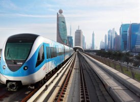 Thales : équipe le train de banlieue de Bangkok
