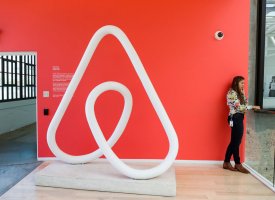 Airbnb impose de nouvelles restrictions en France pour les jeunes "fêtards"