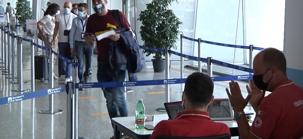 Aéroports français : des tests antigéniques vont être lancés d'ici fin octobre