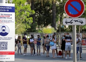 Les Français désormais plus inquiets du risque sanitaire que du risque économique