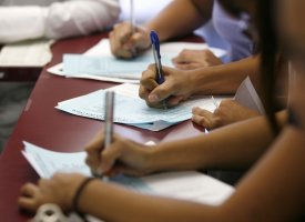 Etudiants : le gouvernement travaille sur "un revenu universel d'activité qui inclurait les jeunes"