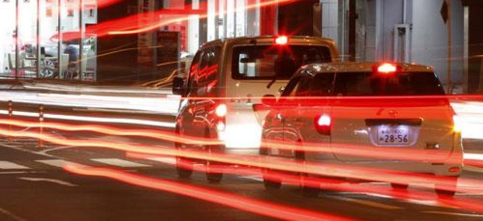 Renault bondit, Apple agite le secteur
