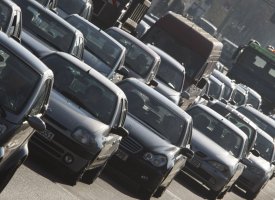 Transports : en zone urbaine, se déplacer en voiture coûterait moins cher que prendre le bus