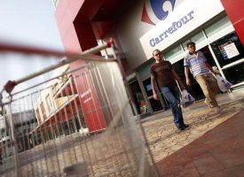 Carrefour : les salariés d'un hypermarché à Vitrolles exercent leur droit de retrait