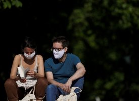 Coronavirus : quand Donald Trump devient favorable au port du masque...
