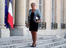 Le gouvernement va proposer le port du masque obligatoire en entreprise