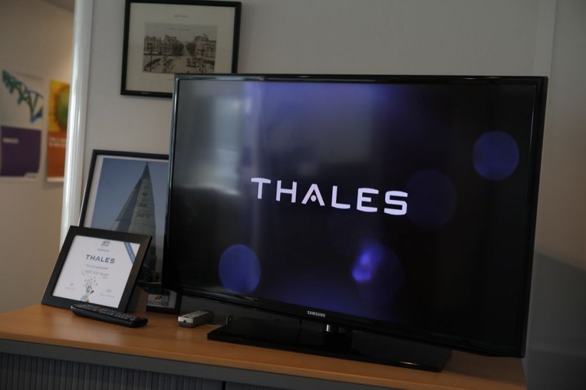 10 - Thales 10 - Thales