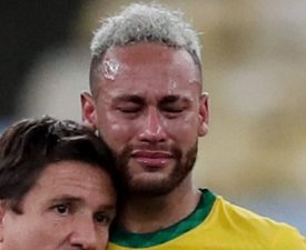 Neymar veut "devenir champion avec le PSG et le Brésil"