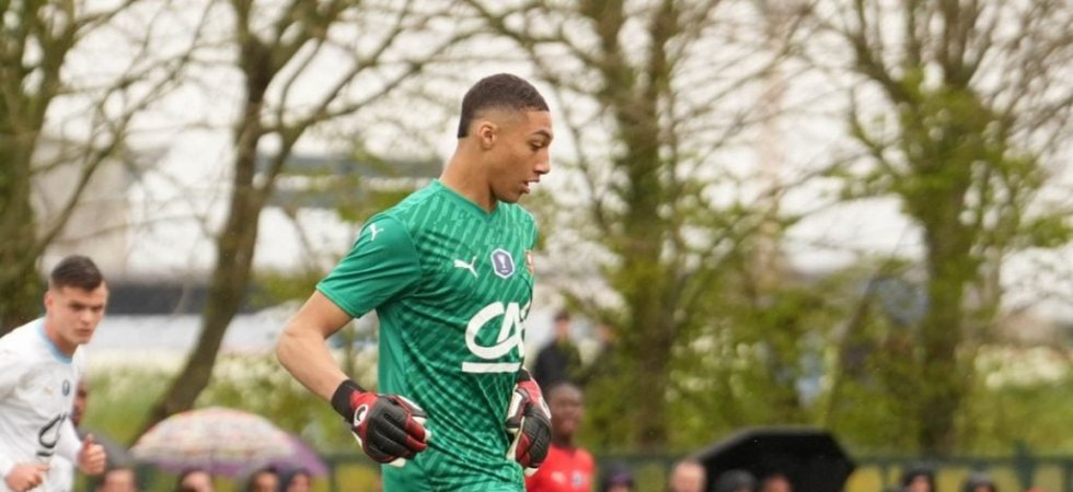 Rennes : Un jeune gardien franco-algérien passe pro