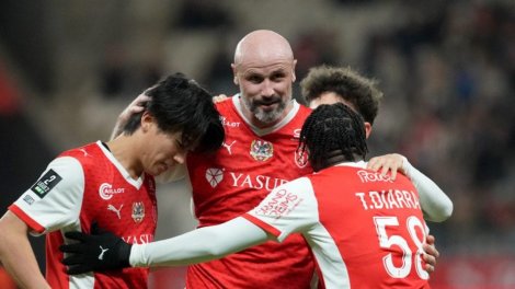 Ligue 2 (J16) : Reims écrase Laval et ...