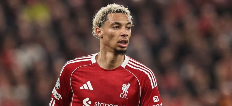 Liverpool : Ekitike sort blessé