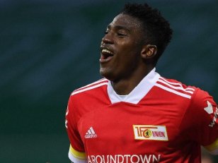 Nottingham Forest : Awoniyi a signé