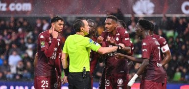 Metz-Rennes : Buquet demande l'annulation du carton rouge de Mikautadze 