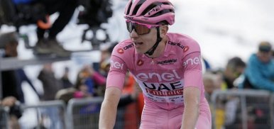 Giro (E15) : Pogacar met en avant la performance de son équipe 