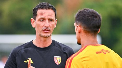 Lens : Pourquoi Toppmöller parle-t-il si ...