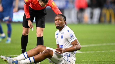 Auxerre: Okoh, la gran lesión