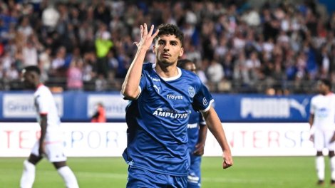 Troyes : Adeline signe à Hambourg (officiel)