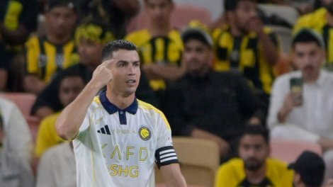 Ronaldo absent et soutenu par les fans ...