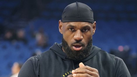 LeBron James confronts Knicks fan during Sixers debut