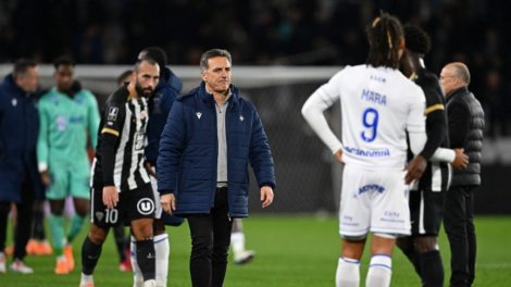 Auxerre : En crise, Pélissier reçoit le ...