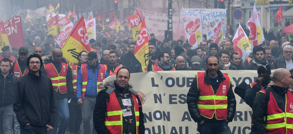 cheminots et fonctionnaires dans la rue pour dire non à Macron