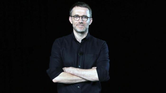 5 minutes de haute couture by Loïc Prigent