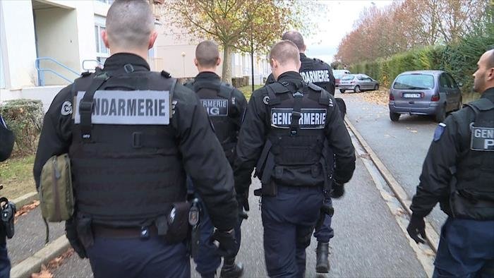 Enquête sous haute tension