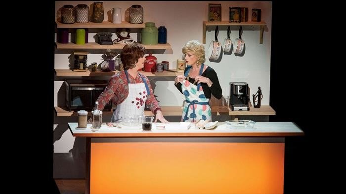 Le plateau télé de Catherine et Liliane