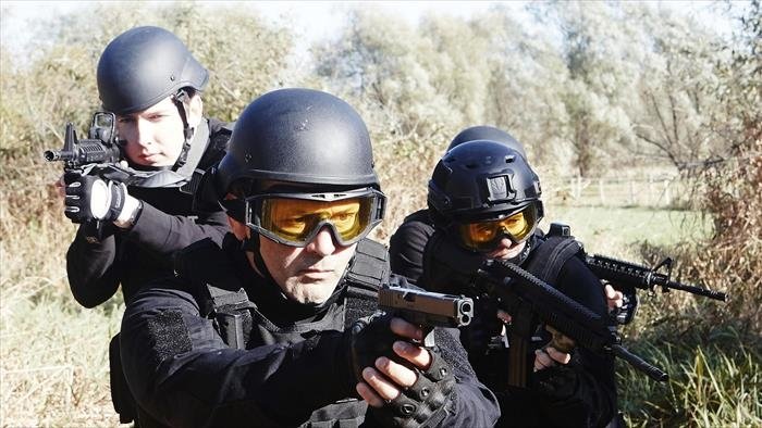 Meurtres sous surveillance