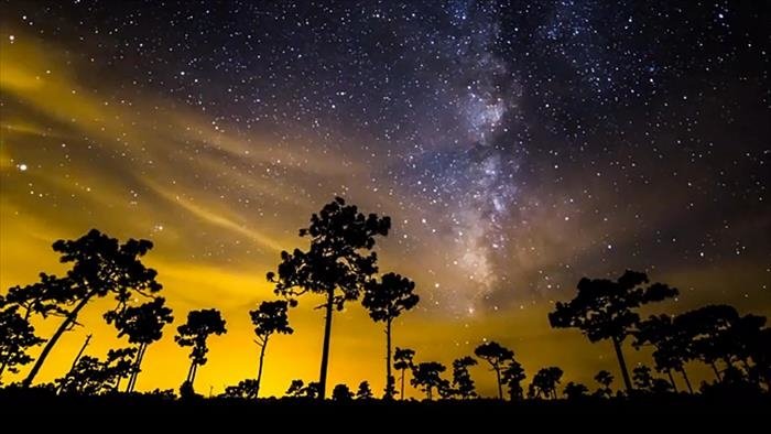 Sous les étoiles